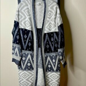 Cozy Geometric Patterned Cardigan - Black and Gray